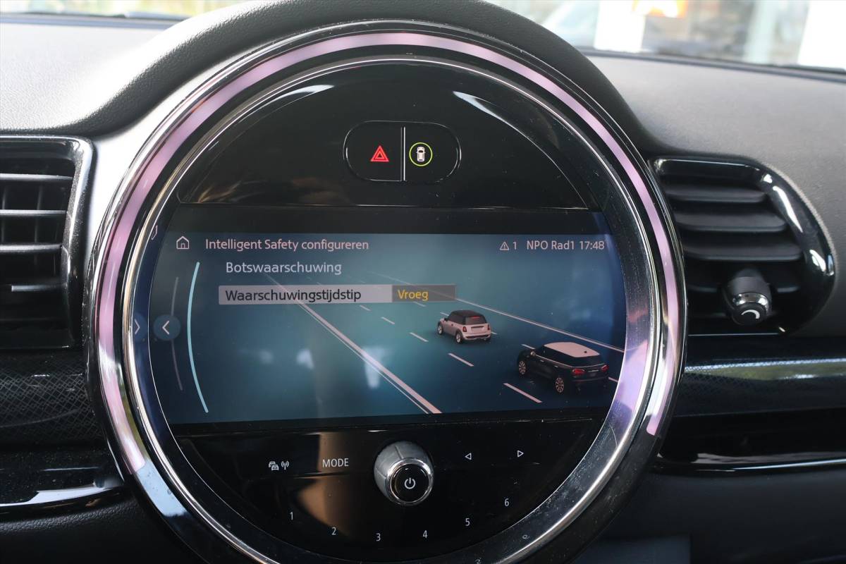 MINI Clubman Mini Mini Clubman (f54) 1.5 Business Edition AUT | Navigatie | Cruise | Climate | Carplay | LED |