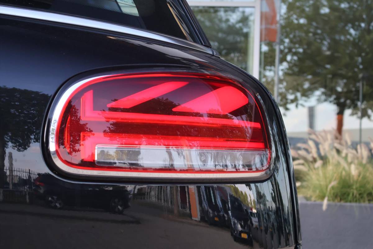 MINI Clubman Mini Mini Clubman (f54) 1.5 Business Edition AUT | Navigatie | Cruise | Climate | Carplay | LED |