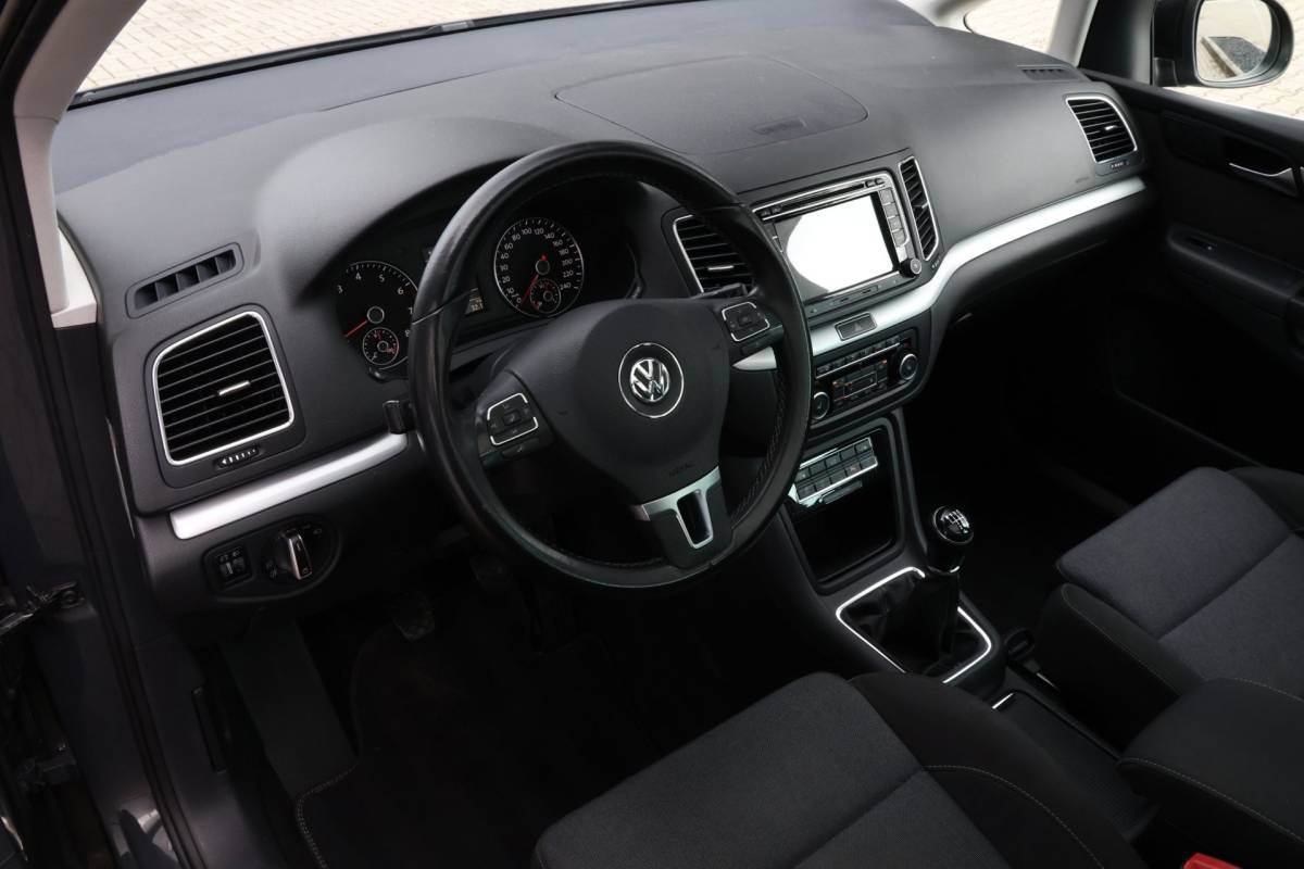 Volkswagen Sharan Volkswagen Sharan 1.4 TSI Highline 7p. | Panoramadak | Stoelverwarming | Elec. Deuren!