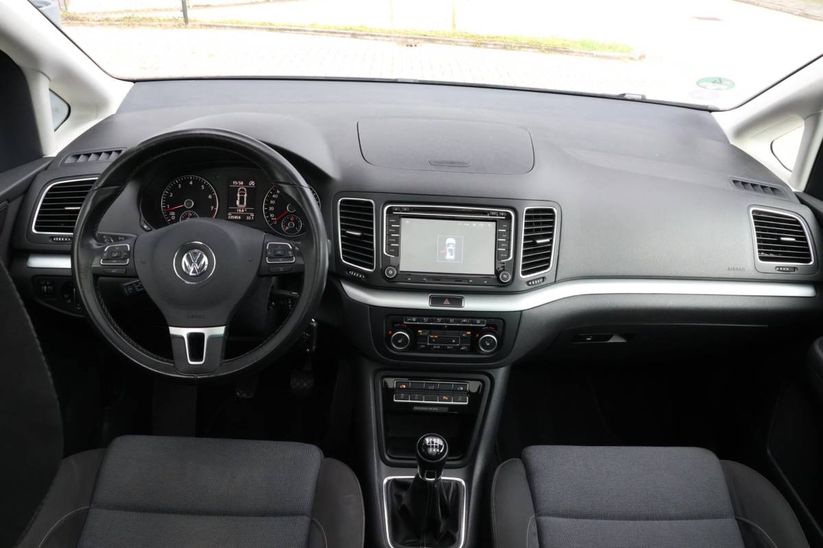 Volkswagen Sharan Volkswagen Sharan 1.4 TSI Highline 7p. | Panoramadak | Stoelverwarming | Elec. Deuren!