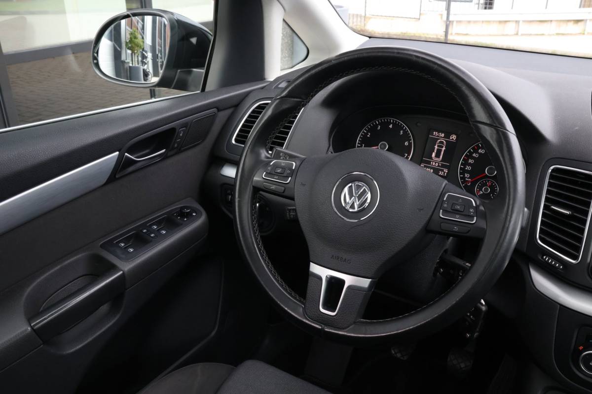 Volkswagen Sharan Volkswagen Sharan 1.4 TSI Highline 7p. | Panoramadak | Stoelverwarming | Elec. Deuren!