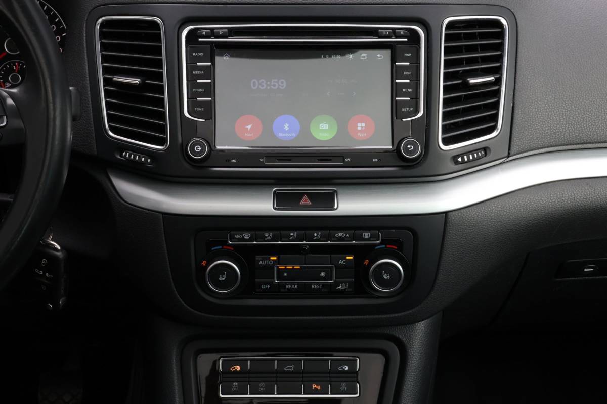 Volkswagen Sharan Volkswagen Sharan 1.4 TSI Highline 7p. | Panoramadak | Stoelverwarming | Elec. Deuren!