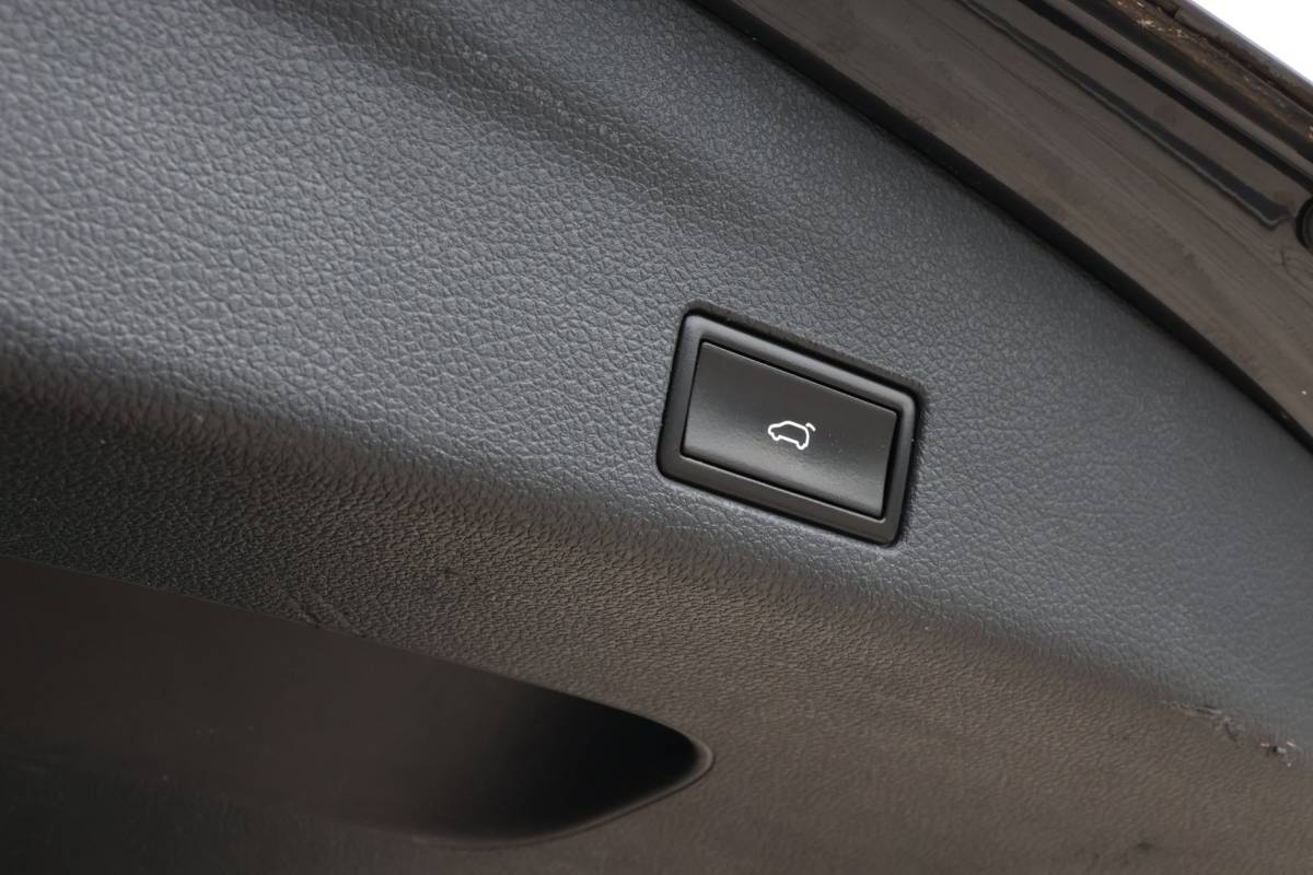 Volkswagen Sharan Volkswagen Sharan 1.4 TSI Highline 7p. | Panoramadak | Stoelverwarming | Elec. Deuren!