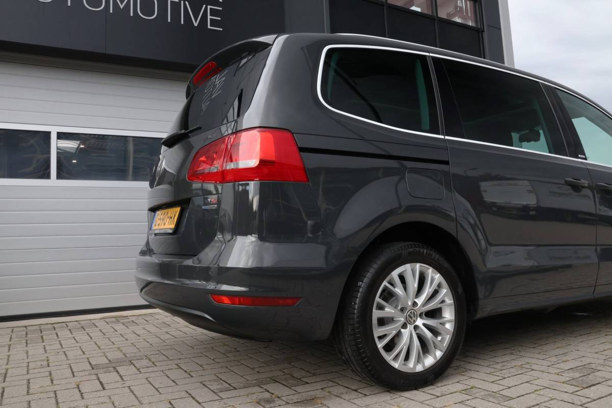Volkswagen Sharan Volkswagen Sharan 1.4 TSI Highline 7p. | Panoramadak | Stoelverwarming | Elec. Deuren!