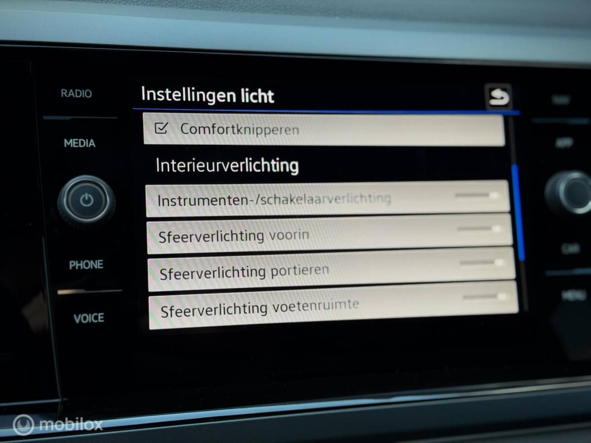 Volkswagen Polo Volkswagen Polo 1.0 TSI R-Line. BTW, Camera, DSG, IQ, Clima, Stoelvwr, ACC,