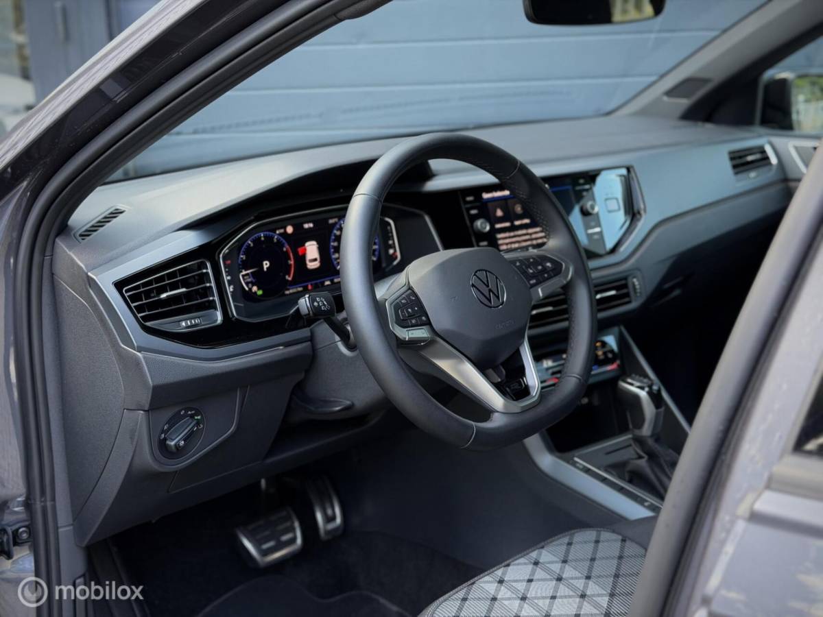 Volkswagen Polo Volkswagen Polo 1.0 TSI R-Line. BTW, Camera, DSG, IQ, Clima, Stoelvwr, ACC,