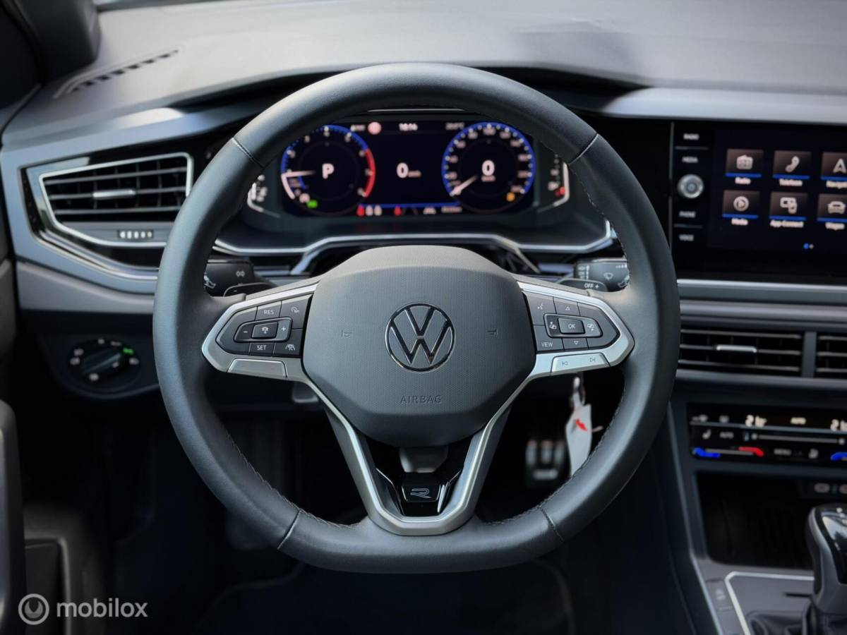 Volkswagen Polo Volkswagen Polo 1.0 TSI R-Line. BTW, Camera, DSG, IQ, Clima, Stoelvwr, ACC,