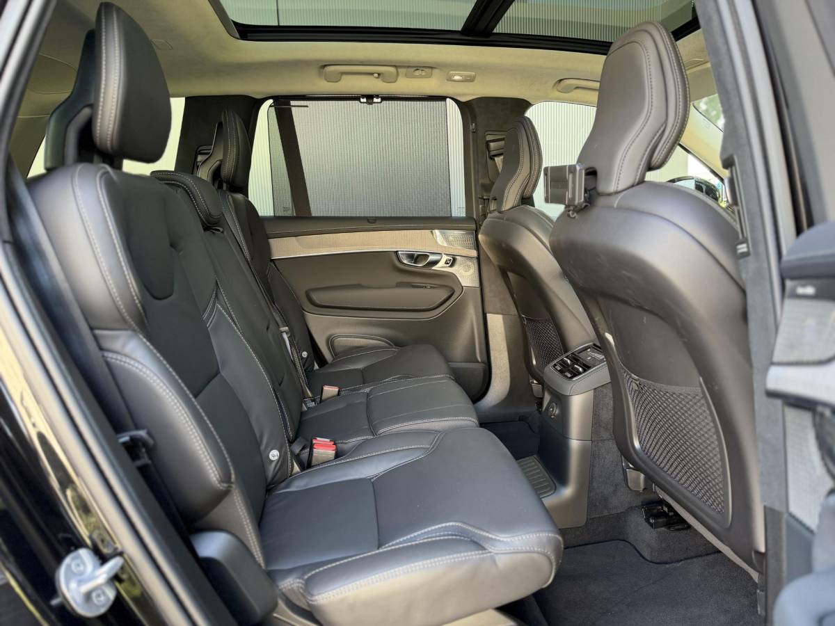 Volvo XC90 Volvo XC90 2.0 T8 Plug-in hybrid AWD Ultra Dark |Full Option|Pano|B&W|Massage/Ventilatie|Luchtvering|Trekhaak