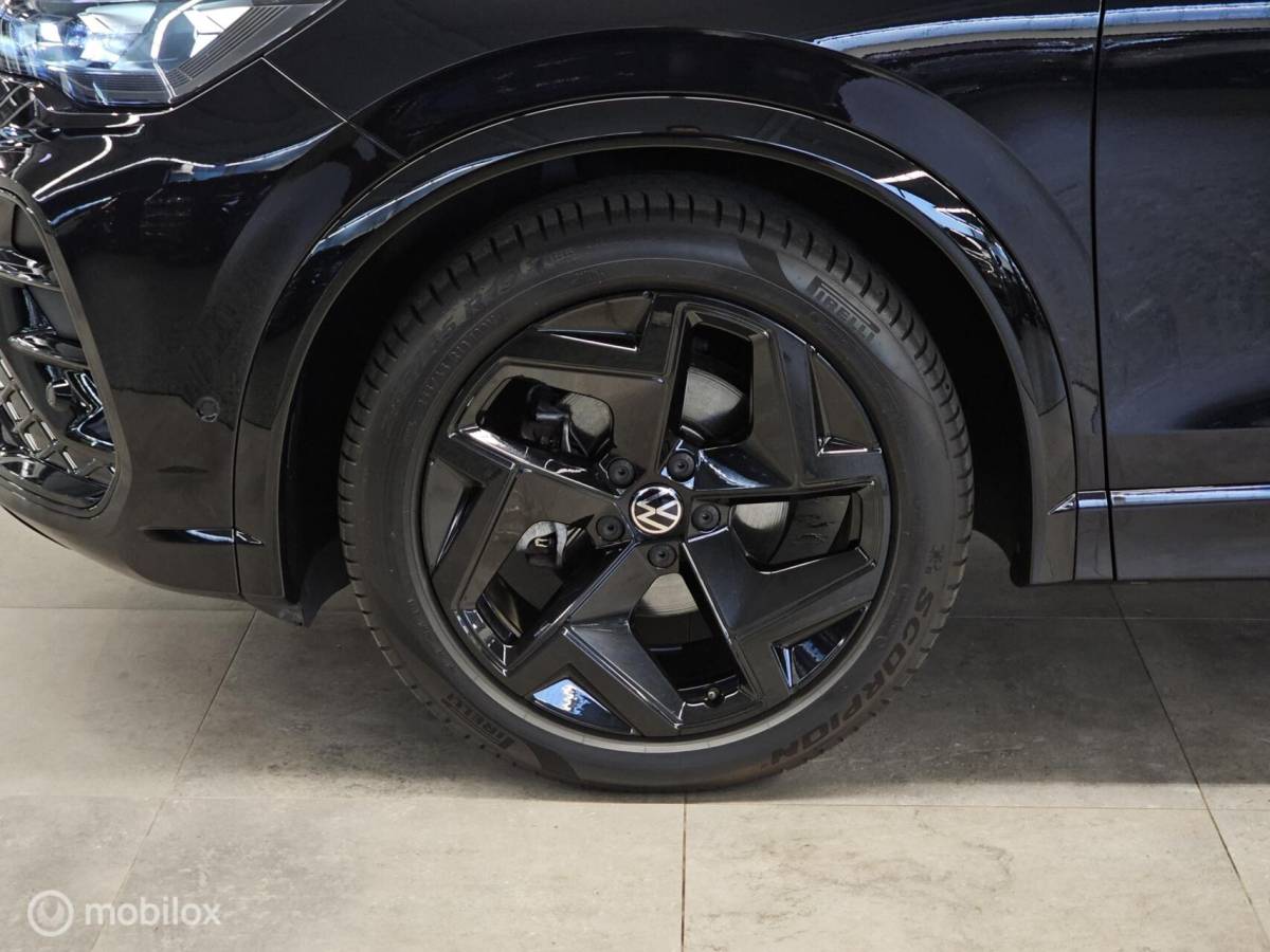 Volkswagen Tiguan Volkswagen Tiguan 1.5 eTSI R-Line Panorama/Leder/Black Style/Memory