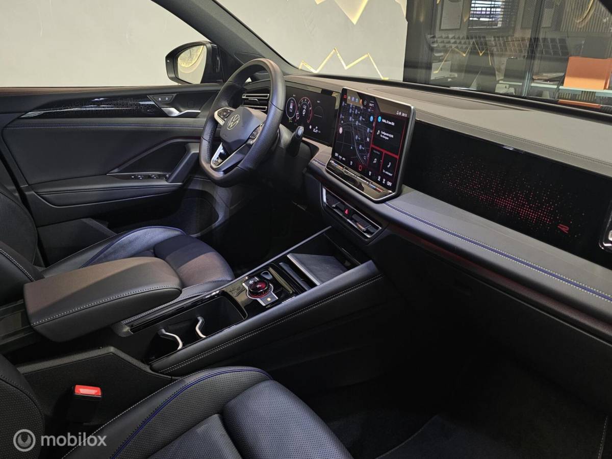 Volkswagen Tiguan Volkswagen Tiguan 1.5 eTSI R-Line Panorama/Leder/Black Style/Memory
