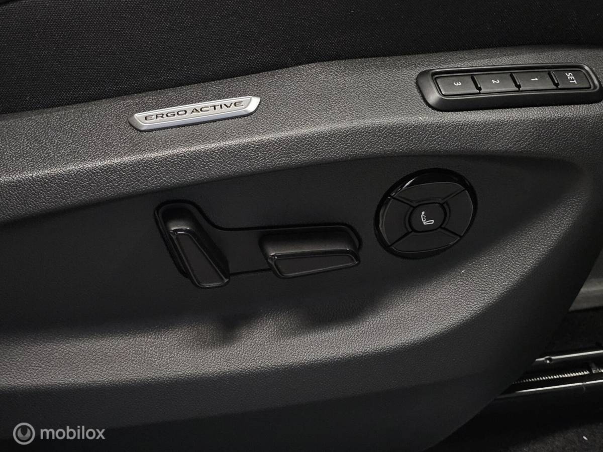 Volkswagen Tiguan Volkswagen Tiguan 1.5 eTSI R-Line Panorama/Leder/Black Style/Memory