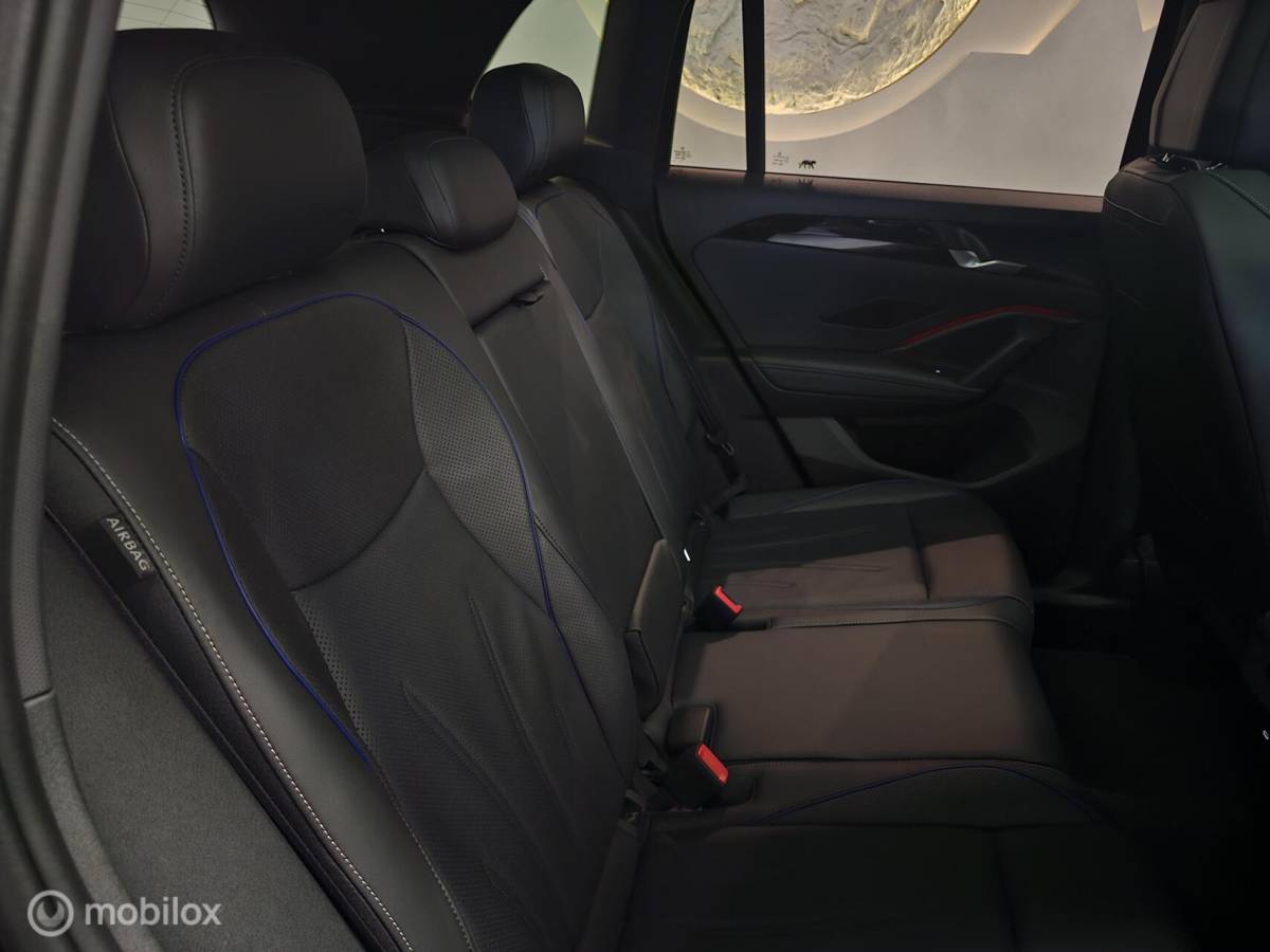 Volkswagen Tiguan Volkswagen Tiguan 1.5 eTSI R-Line Panorama/Leder/Black Style/Memory