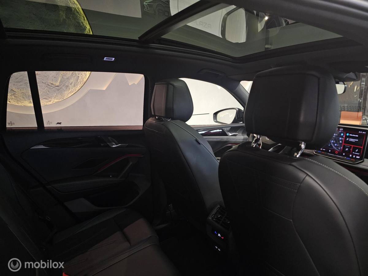 Volkswagen Tiguan Volkswagen Tiguan 1.5 eTSI R-Line Panorama/Leder/Black Style/Memory
