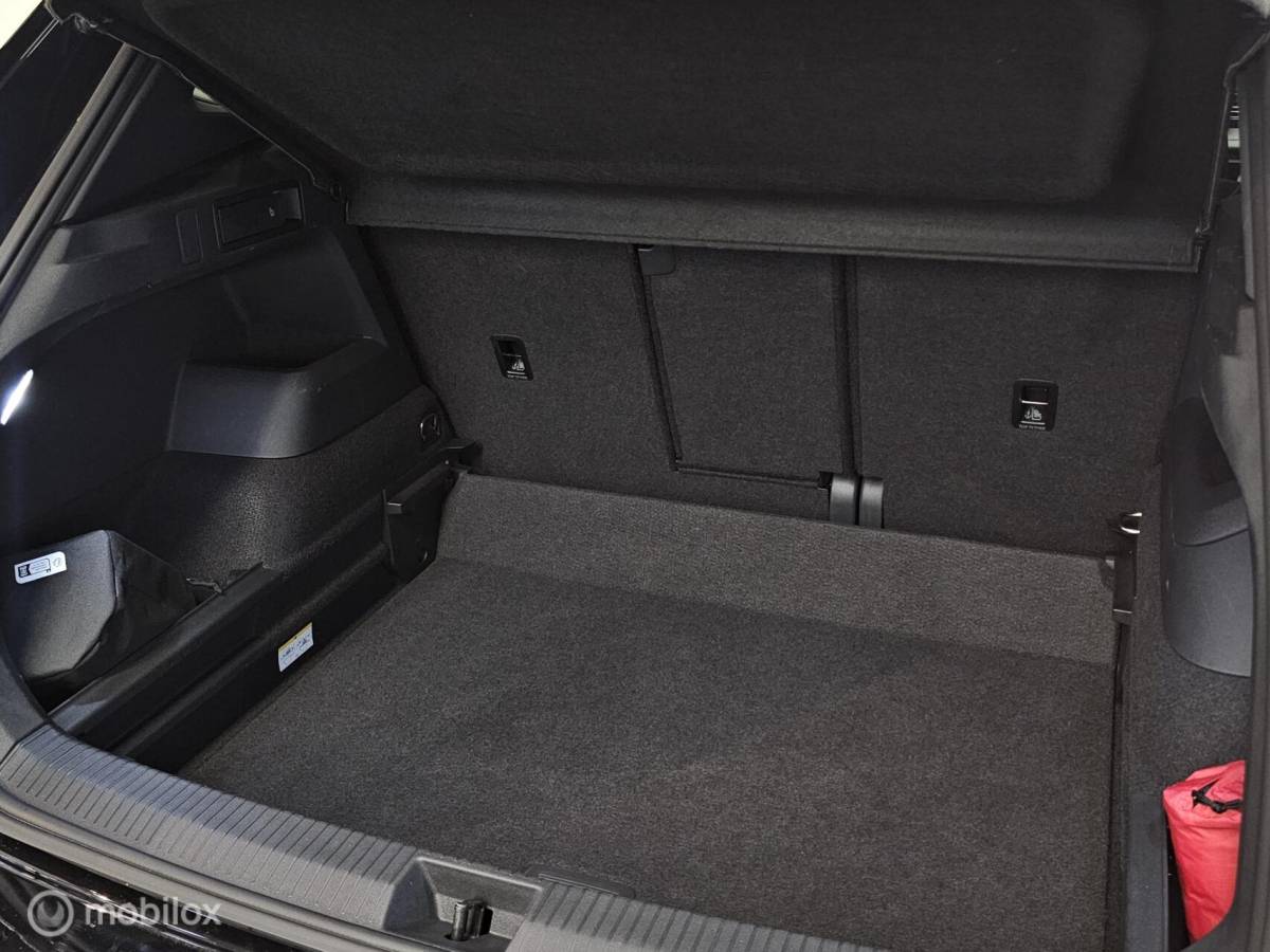 Volkswagen Tiguan Volkswagen Tiguan 1.5 eTSI R-Line Panorama/Leder/Black Style/Memory