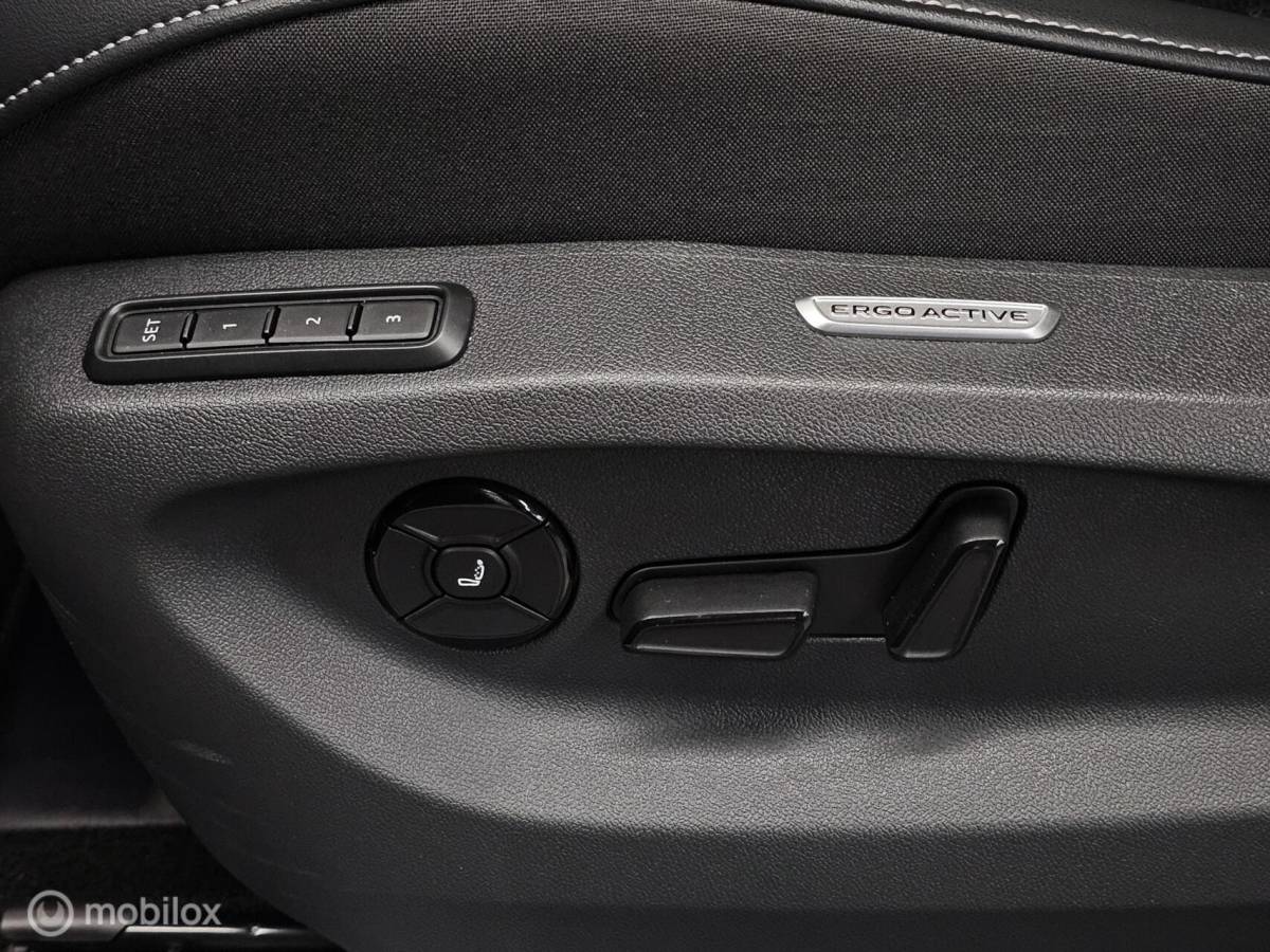 Volkswagen Tiguan Volkswagen Tiguan 1.5 eTSI R-Line Panorama/Leder/Black Style/Memory