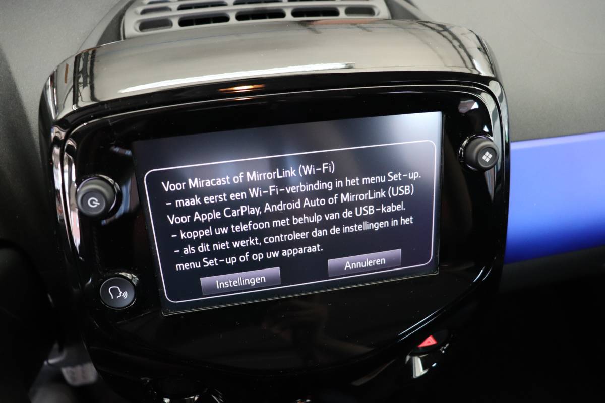 Citroën C1 Citroën C1 1.0 VTi Shine. Scherm voor Apple Carplay/Android Auto.