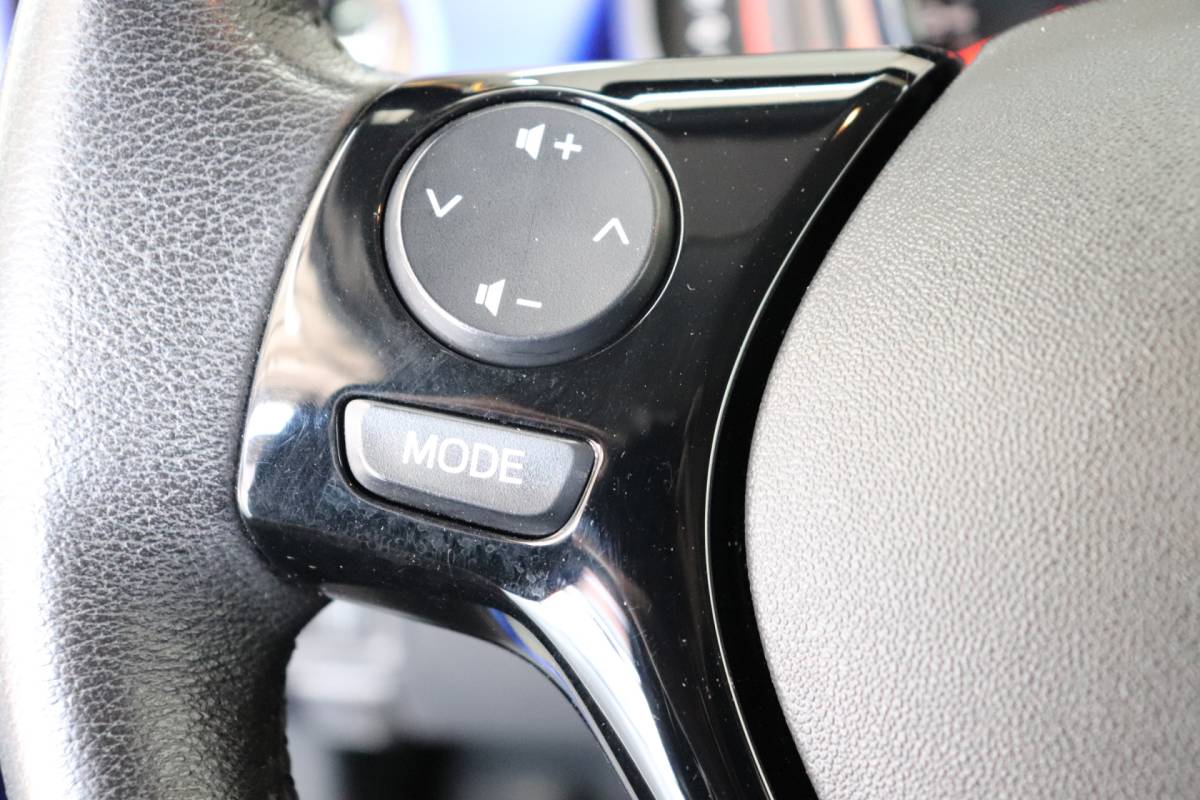 Citroën C1 Citroën C1 1.0 VTi Shine. Scherm voor Apple Carplay/Android Auto.