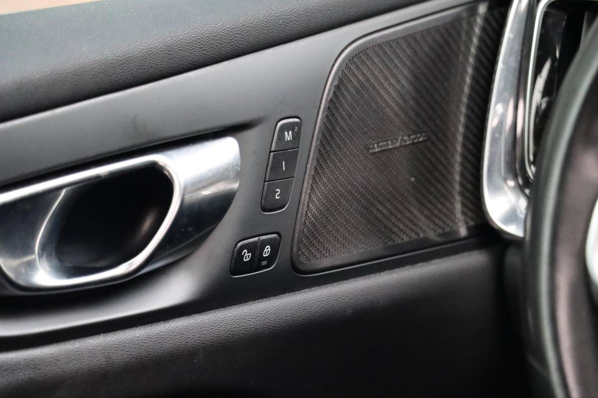Volvo V60 Volvo V60 2.0 T8 Recharge AWD R-Design Panoramadak