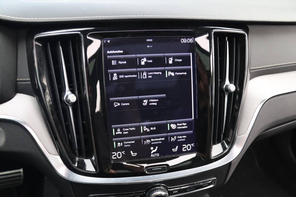 Volvo V60 Volvo V60 2.0 T8 Recharge AWD R-Design Panoramadak