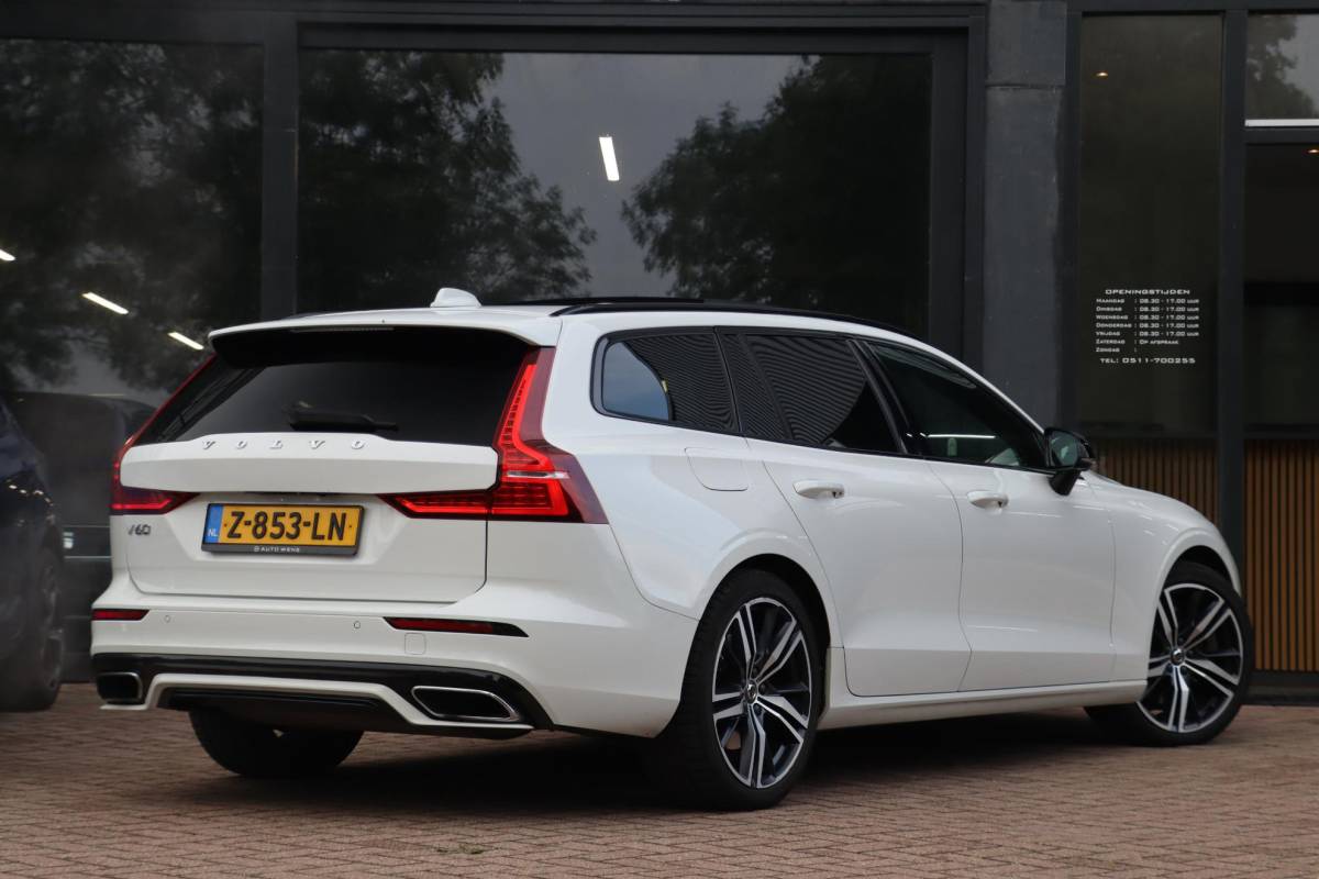 Volvo V60 Volvo V60 2.0 T8 Recharge AWD R-Design Panoramadak