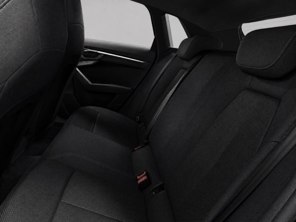 Audi A3 Audi A3 Sportback 40 TFSIe 204pk S edition · Camera · Panoramadak · Apple/Android Car Play · Park Assist · 17” Inch · Garantie t/m 01-01-2030 of 100.000km