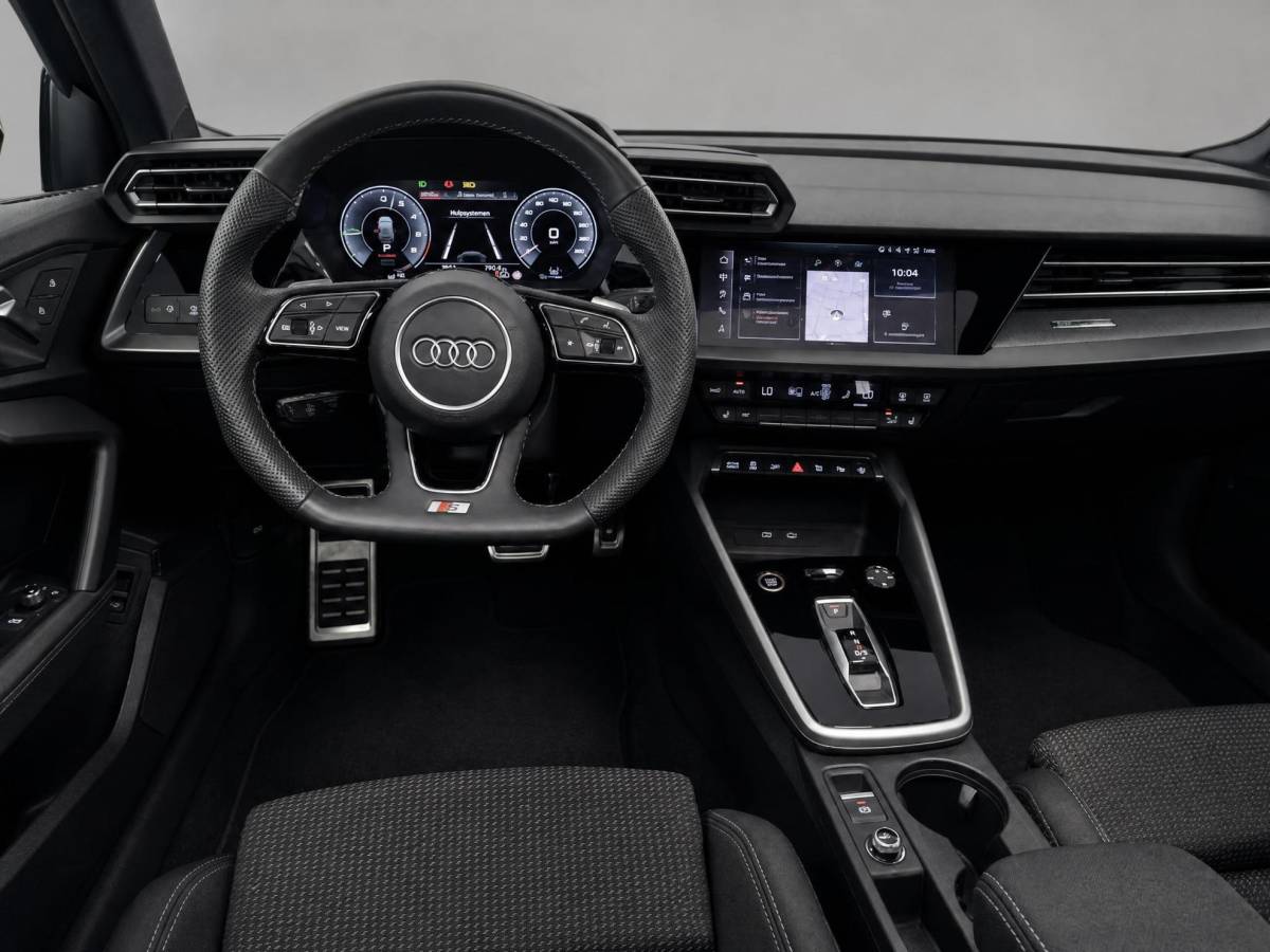 Audi A3 Audi A3 Sportback 40 TFSIe 204pk S edition · Camera · Panoramadak · Apple/Android Car Play · Park Assist · 17” Inch · Garantie t/m 01-01-2030 of 100.000km