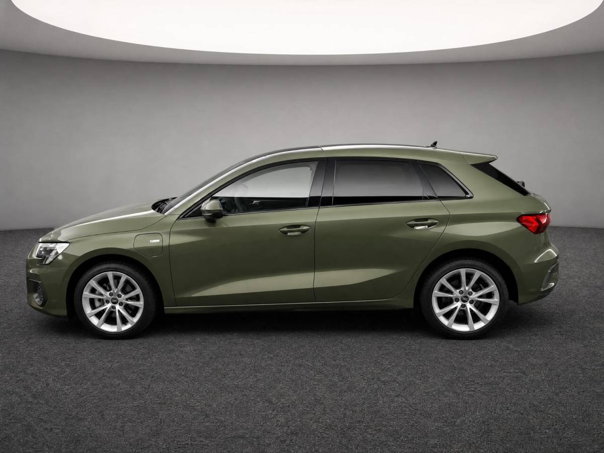Audi A3 Audi A3 Sportback 40 TFSIe 204pk S edition · Camera · Panoramadak · Apple/Android Car Play · Park Assist · 17” Inch · Garantie t/m 01-01-2030 of 100.000km