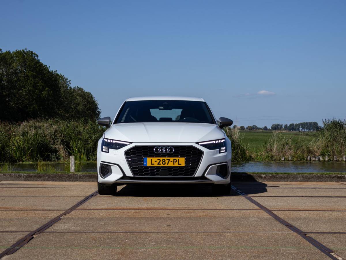 Audi A3 Audi A3 Sportback 35 TFSI edition one Matrix LED S-line 18″