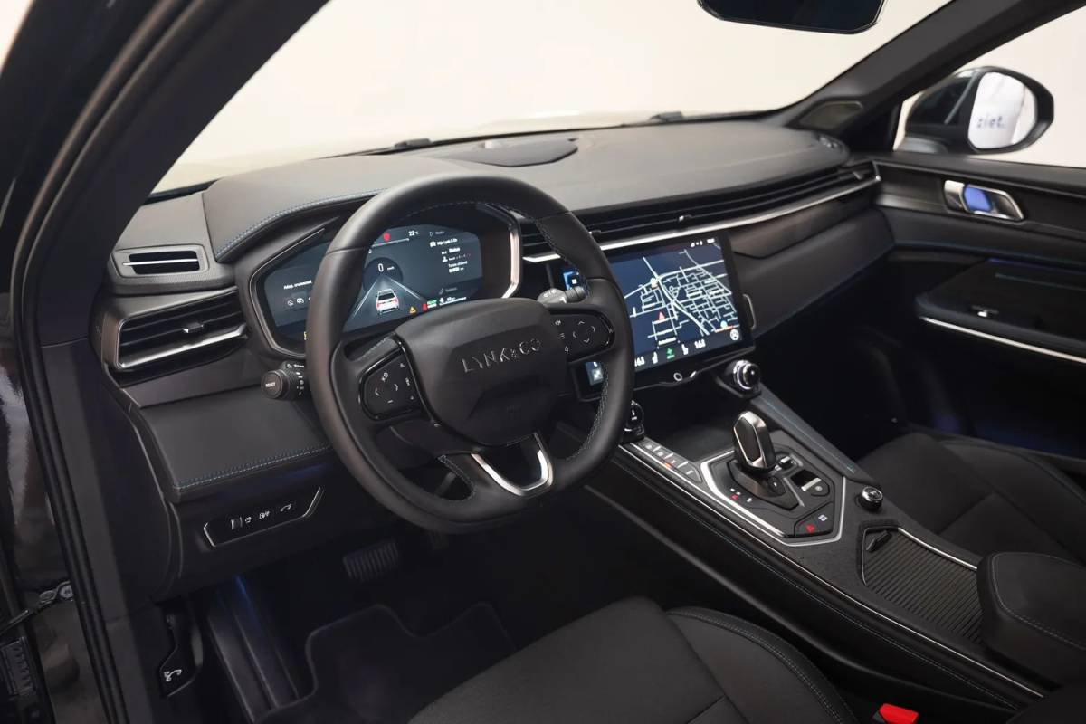 Lynk & Co 01 Lynk & Co 01 1.5 PHEV MY23 [ Zwarte hemel Pano Navi ]