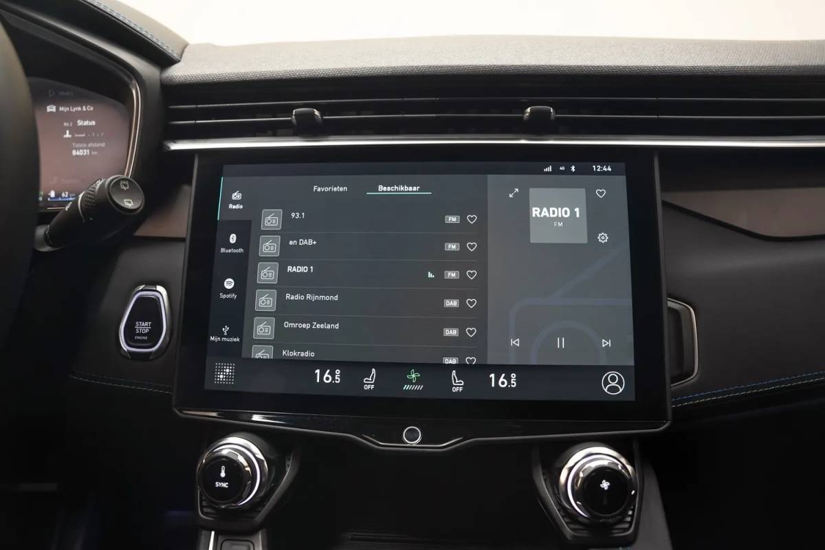 Lynk & Co 01 Lynk & Co 01 1.5 PHEV MY23 [ Zwarte hemel Pano Navi ]