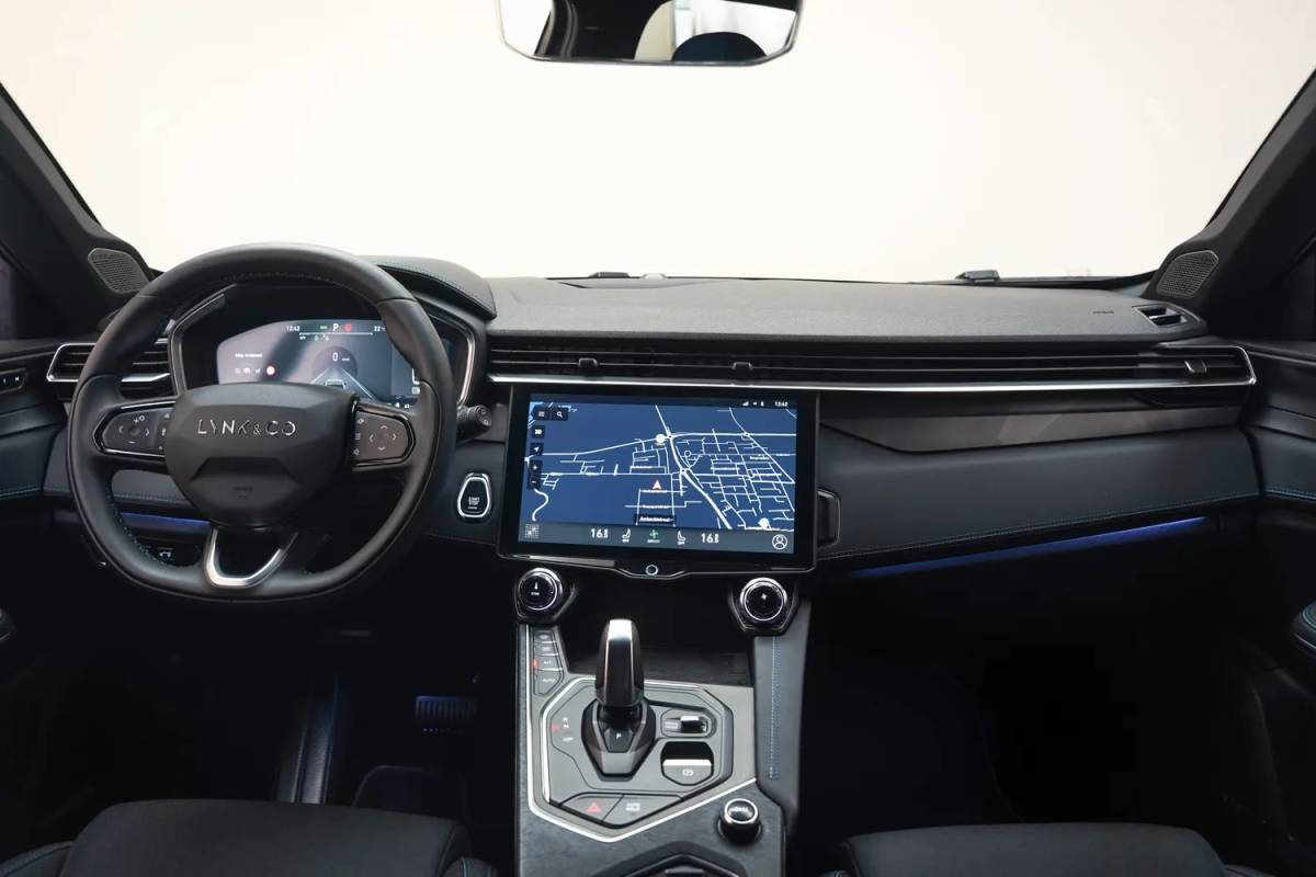 Lynk & Co 01 Lynk & Co 01 1.5 PHEV MY23 [ Zwarte hemel Pano Navi ]