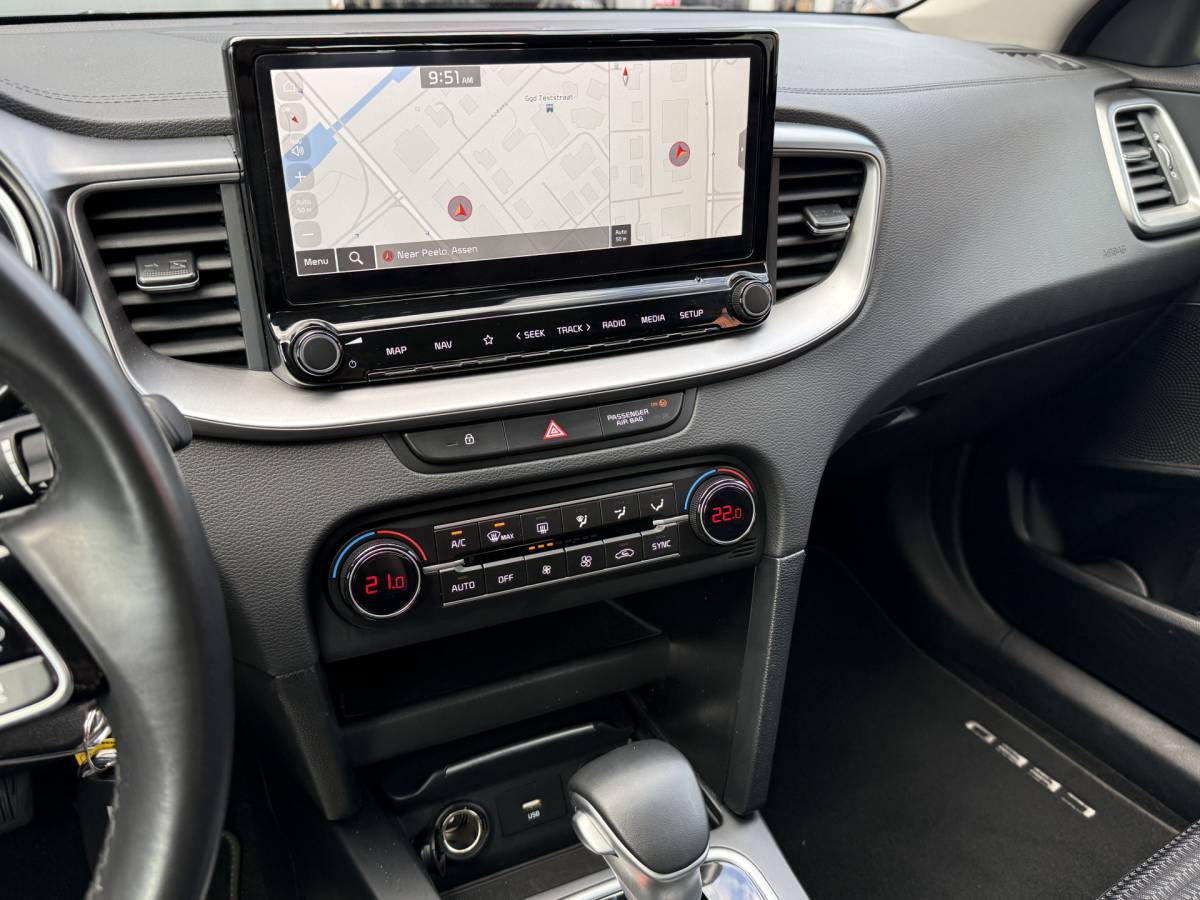 Kia Ceed Sportswagon Kia Ceed Sportswagon BWJ 2024 1.0 T-GDi 120 PK MHEV DynamicLine AUTOMAAT | ADAPTIVE CRUISE | CARPLAY+ANDROID | LANE ASSIST |CAMERA | NAVI | CLIMA | DAB | FULL LED | LMV | PDC