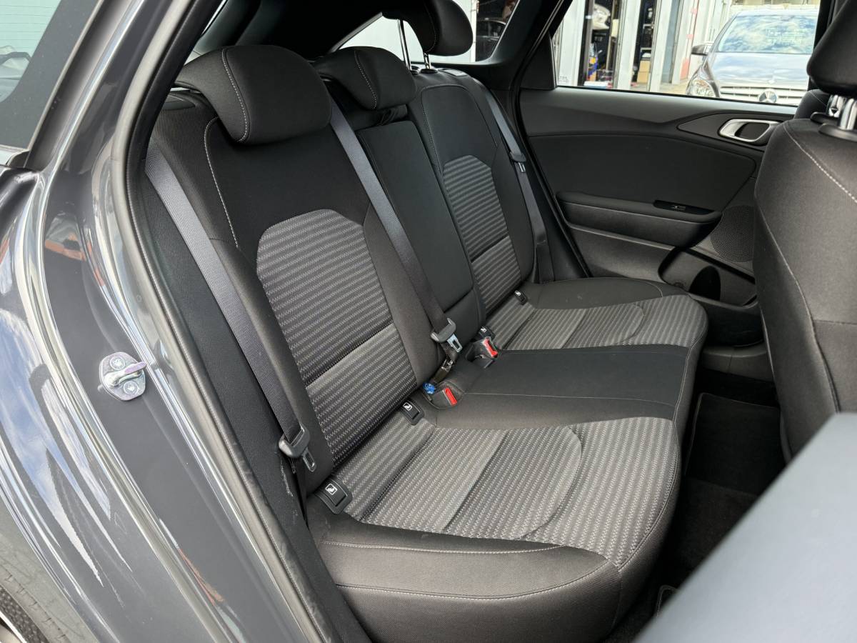 Kia Ceed Sportswagon Kia Ceed Sportswagon BWJ 2024 1.0 T-GDi 120 PK MHEV DynamicLine AUTOMAAT | ADAPTIVE CRUISE | CARPLAY+ANDROID | LANE ASSIST |CAMERA | NAVI | CLIMA | DAB | FULL LED | LMV | PDC