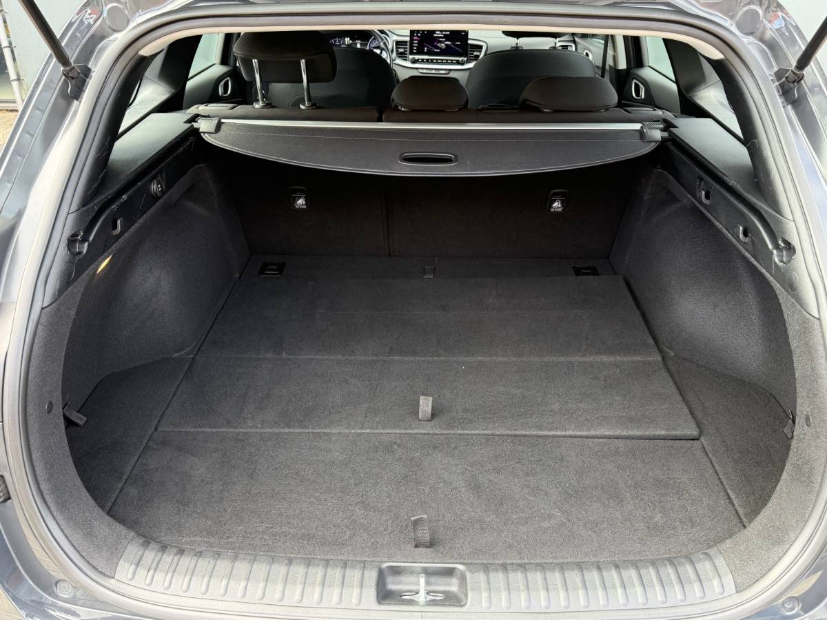 Kia Ceed Sportswagon Kia Ceed Sportswagon BWJ 2024 1.0 T-GDi 120 PK MHEV DynamicLine AUTOMAAT | ADAPTIVE CRUISE | CARPLAY+ANDROID | LANE ASSIST |CAMERA | NAVI | CLIMA | DAB | FULL LED | LMV | PDC