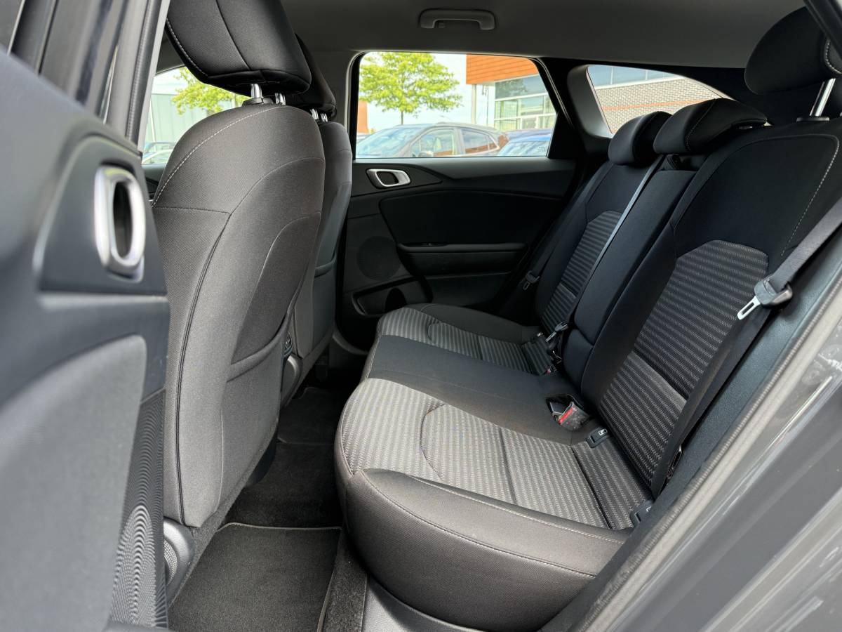 Kia Ceed Sportswagon Kia Ceed Sportswagon BWJ 2024 1.0 T-GDi 120 PK MHEV DynamicLine AUTOMAAT | ADAPTIVE CRUISE | CARPLAY+ANDROID | LANE ASSIST |CAMERA | NAVI | CLIMA | DAB | FULL LED | LMV | PDC