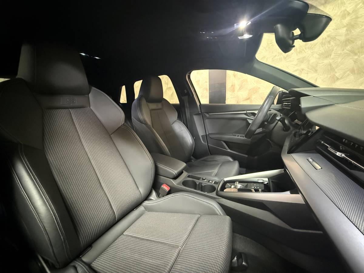 Audi A3 Audi A3 Sportback 30 TFSI S edition | Led | Carplay | Parkeersensoren | S Line | NAP