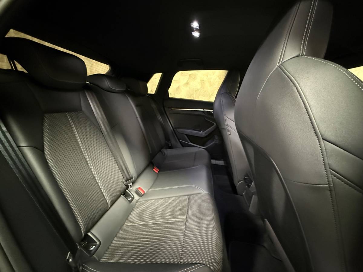 Audi A3 Audi A3 Sportback 30 TFSI S edition | Led | Carplay | Parkeersensoren | S Line | NAP