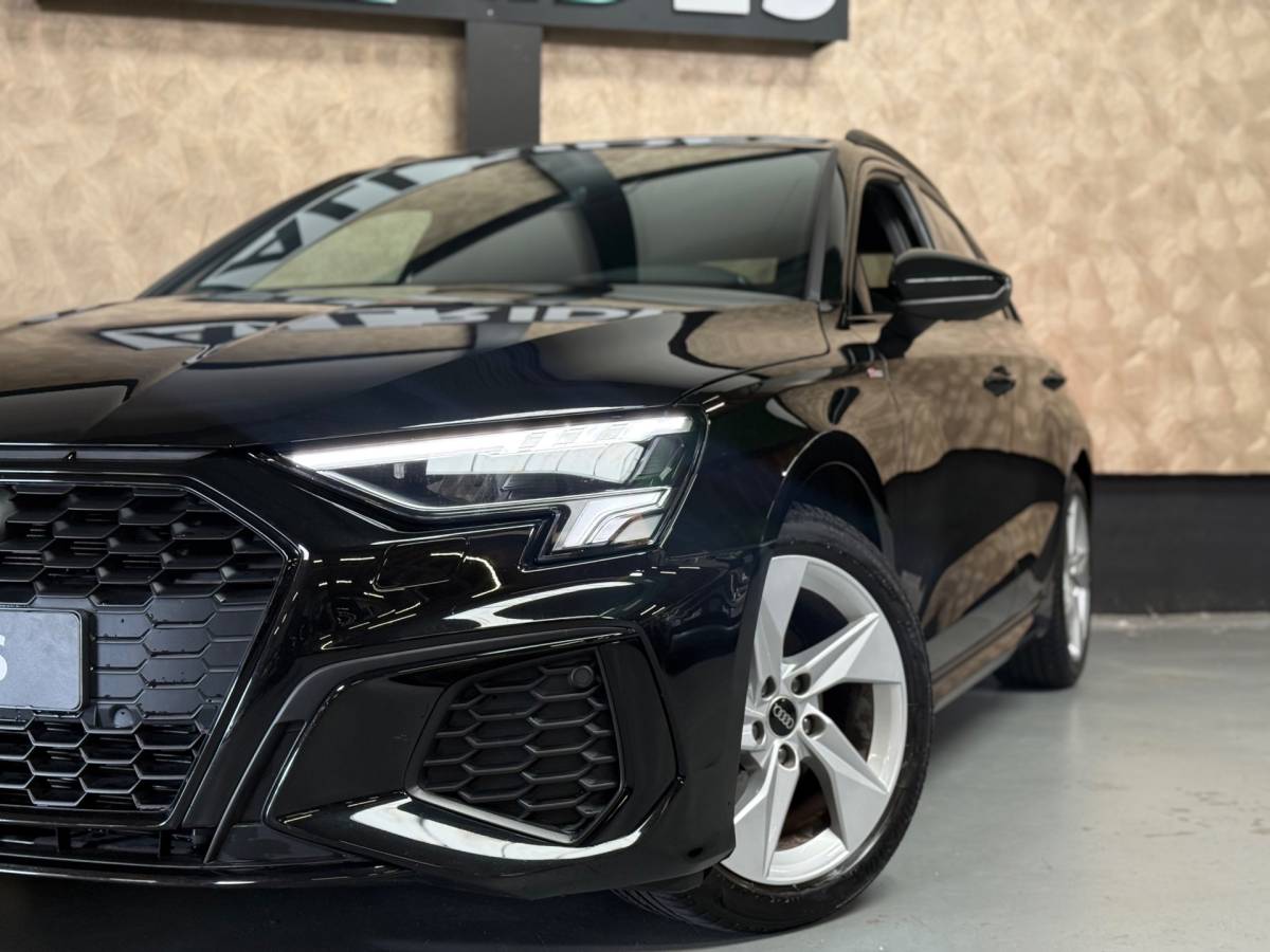 Audi A3 Audi A3 Sportback 30 TFSI S edition | Led | Carplay | Parkeersensoren | S Line | NAP