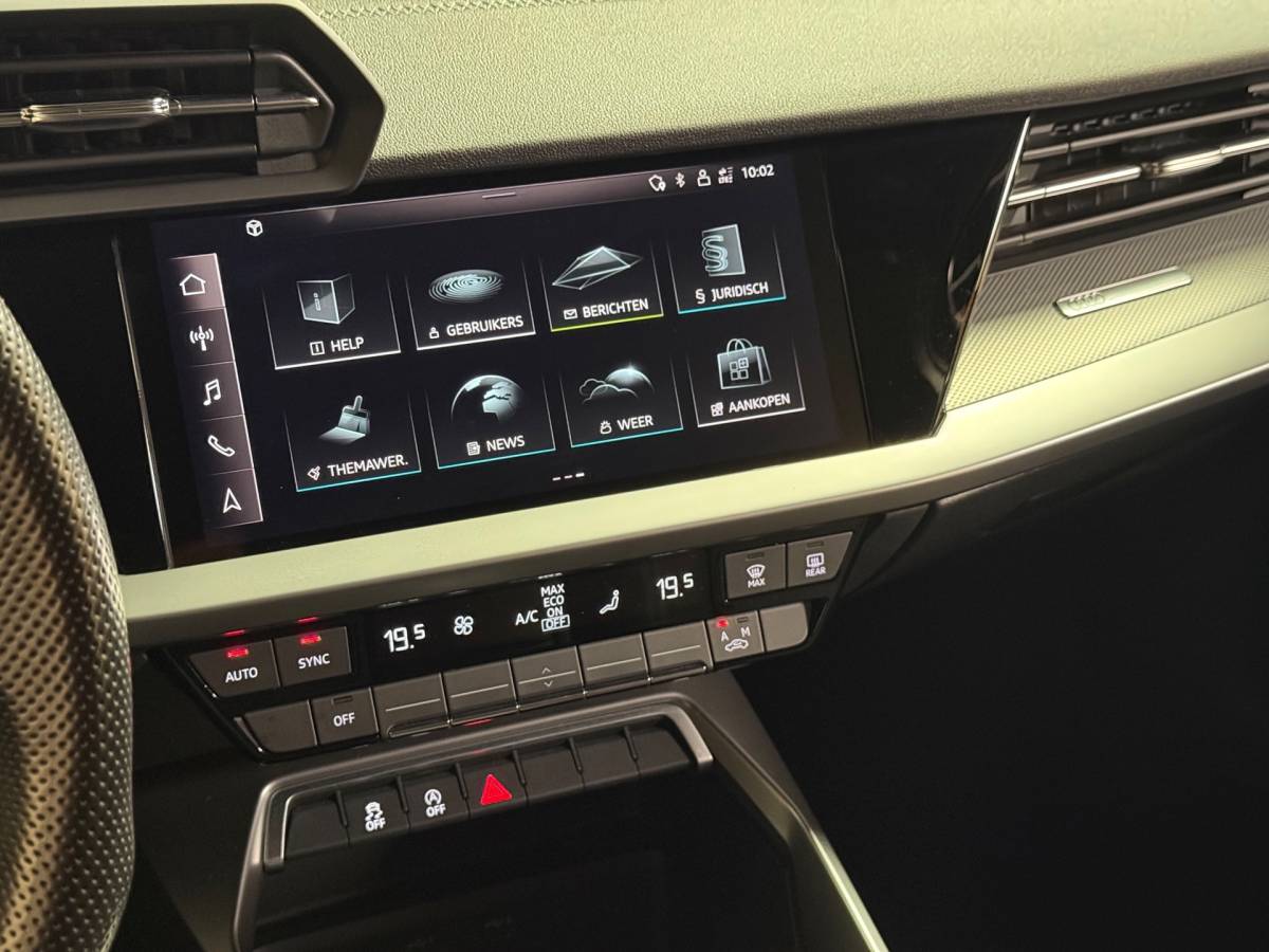 Audi A3 Audi A3 Sportback 30 TFSI S edition | Led | Carplay | Parkeersensoren | S Line | NAP