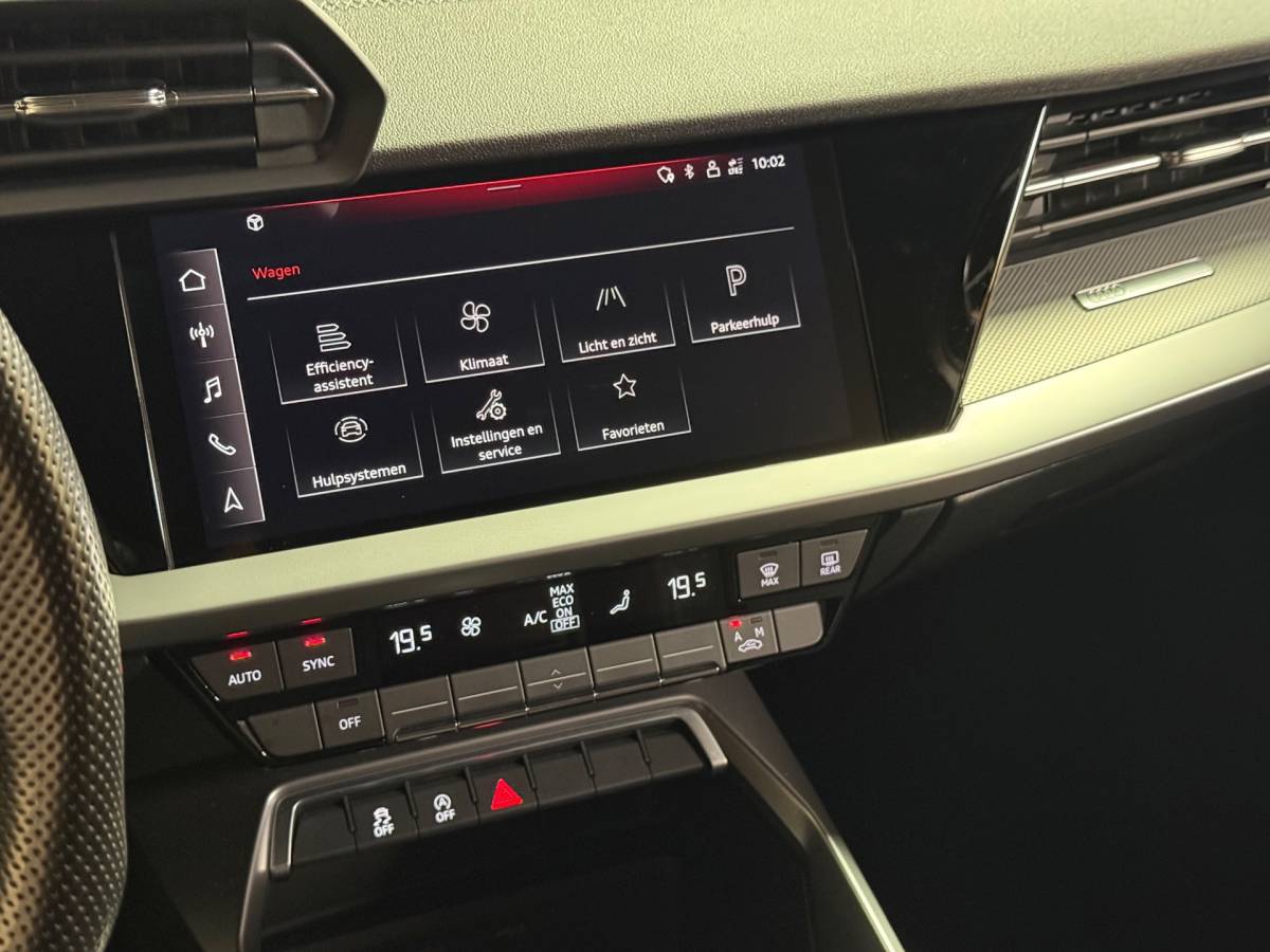 Audi A3 Audi A3 Sportback 30 TFSI S edition | Led | Carplay | Parkeersensoren | S Line | NAP