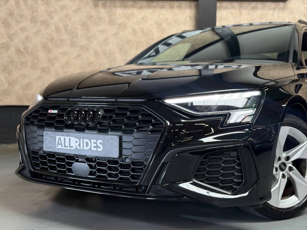 Audi A3 Audi A3 Sportback 30 TFSI S edition | Led | Carplay | Parkeersensoren | S Line | NAP