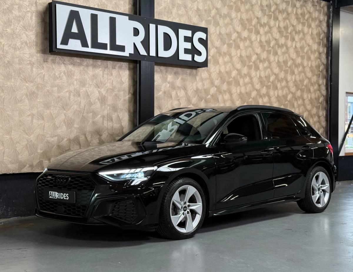 Audi A3 Audi A3 Sportback 30 TFSI S edition | Led | Carplay | Parkeersensoren | S Line | NAP