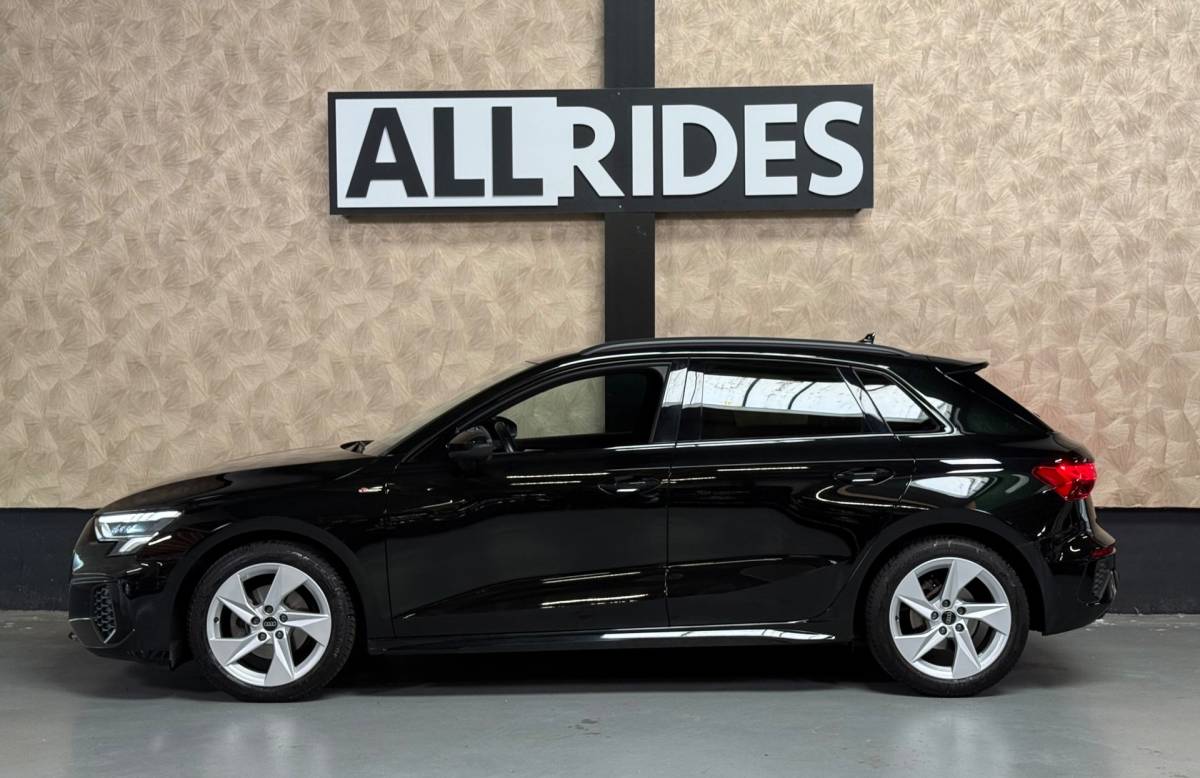 Audi A3 Audi A3 Sportback 30 TFSI S edition | Led | Carplay | Parkeersensoren | S Line | NAP