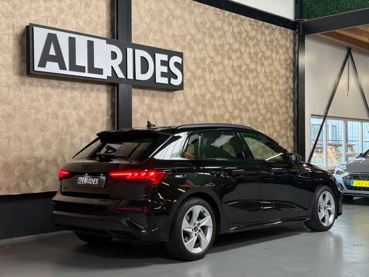 Audi A3 Audi A3 Sportback 30 TFSI S edition | Led | Carplay | Parkeersensoren | S Line | NAP
