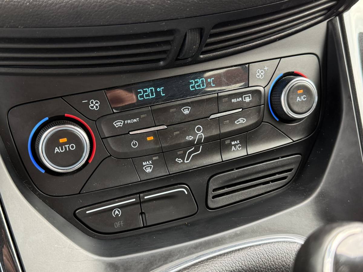 Ford Kuga Ford Kuga BWJ 2018 1.5 EcoBoost Titanium BLUETOOTH | TREKHAAK | NAVI | CLIMA | DODE HOEK | PDC | LMV | CRUISE |