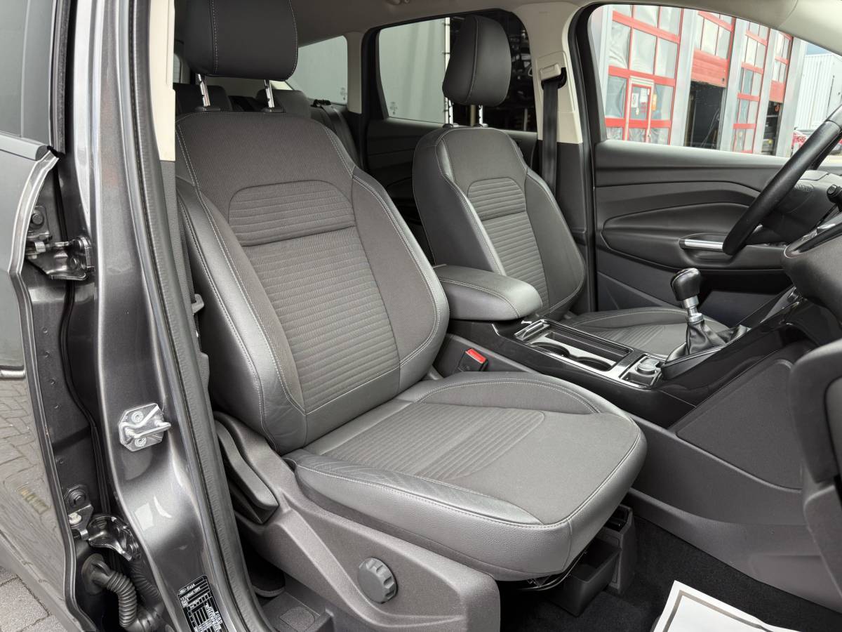 Ford Kuga Ford Kuga BWJ 2018 1.5 EcoBoost Titanium BLUETOOTH | TREKHAAK | NAVI | CLIMA | DODE HOEK | PDC | LMV | CRUISE |