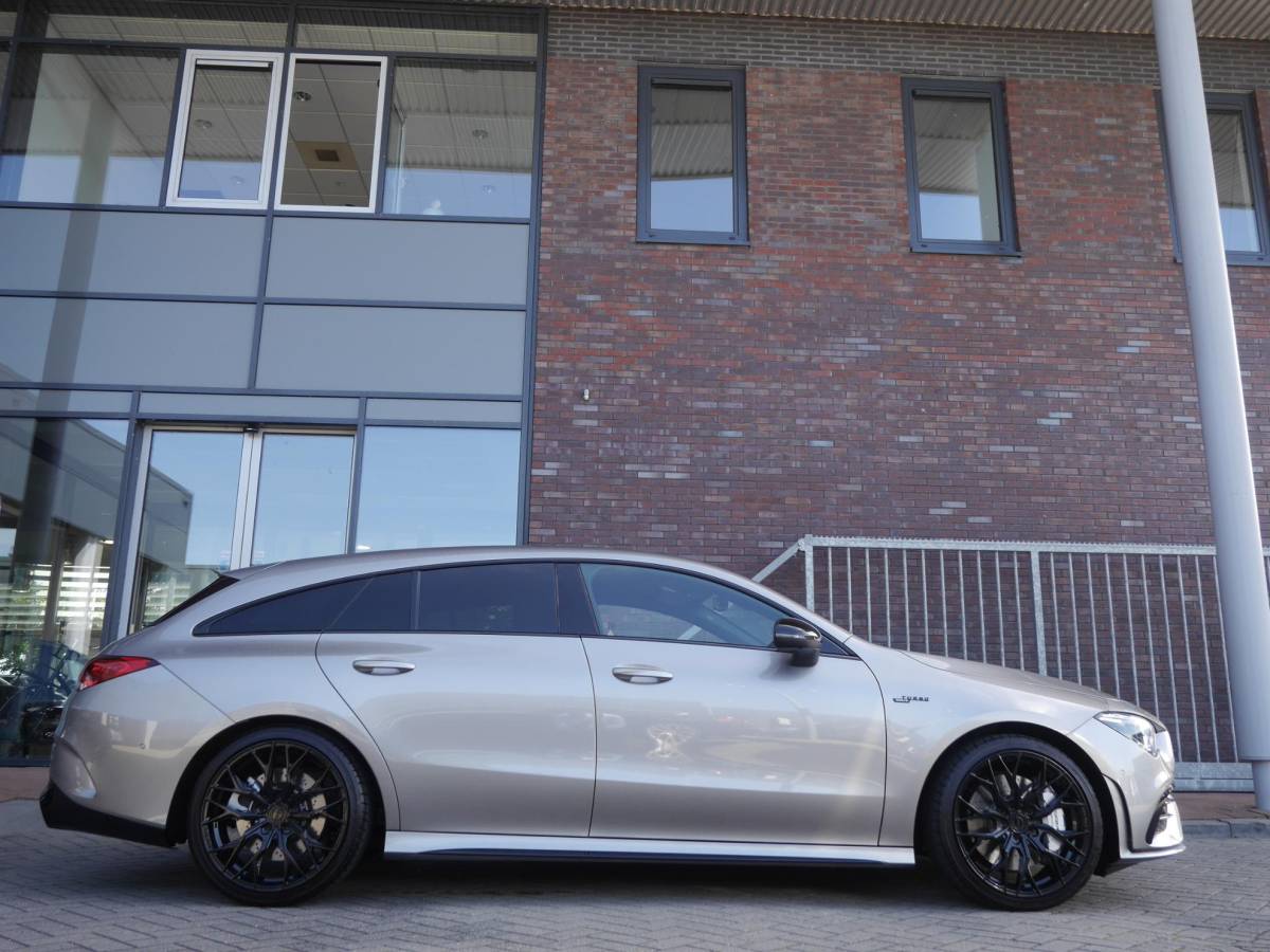 Mercedes-Benz CLA Mercedes-Benz CLA-klasse Shooting Brake AMG 35 4MATIC Premium | 300PK | Automaat | Elektrisch bedienbare achterklep | Rondom camera | 19 inch Concaver velgen | Stoelverwarming | Digitaal instrumentenpaneel