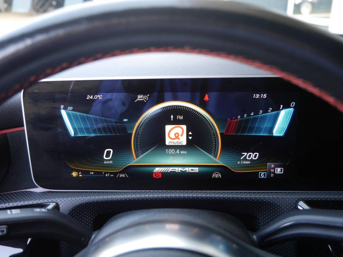 Mercedes-Benz CLA Mercedes-Benz CLA-klasse Shooting Brake AMG 35 4MATIC Premium | 300PK | Automaat | Elektrisch bedienbare achterklep | Rondom camera | 19 inch Concaver velgen | Stoelverwarming | Digitaal instrumentenpaneel
