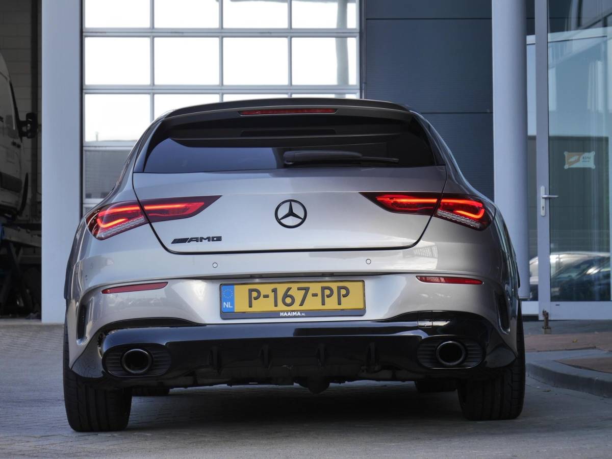 Mercedes-Benz CLA Mercedes-Benz CLA-klasse Shooting Brake AMG 35 4MATIC Premium | 300PK | Automaat | Elektrisch bedienbare achterklep | Rondom camera | 19 inch Concaver velgen | Stoelverwarming | Digitaal instrumentenpaneel