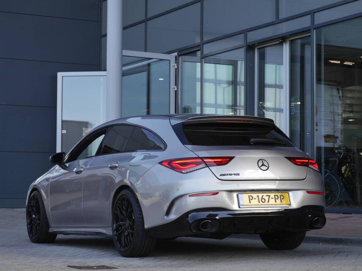 Mercedes-Benz CLA Mercedes-Benz CLA-klasse Shooting Brake AMG 35 4MATIC Premium | 300PK | Automaat | Elektrisch bedienbare achterklep | Rondom camera | 19 inch Concaver velgen | Stoelverwarming | Digitaal instrumentenpaneel